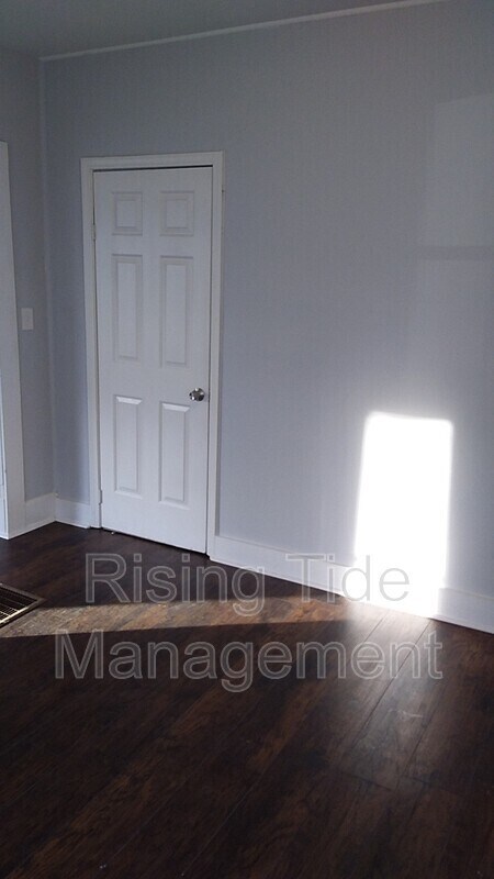 Photo - 633 26th St SW