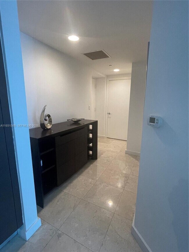 Photo - 500 Brickell Ave Unit 3105