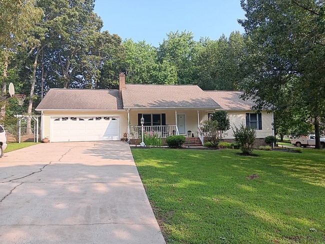 Building Photo - 1631 Warwick Ct