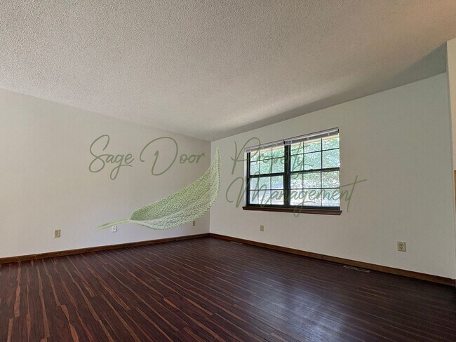 Photo - 500 SE Sherri Ln