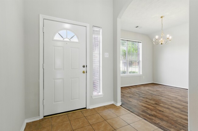 Photo - 4827 Claymill Ct