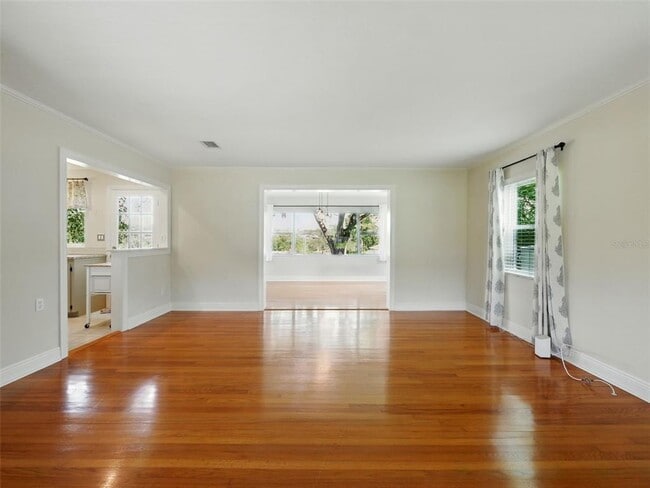 Photo - 1426 Crestview Dr