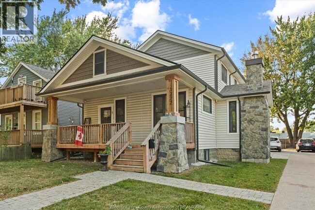 Photo - 3222 Peter St