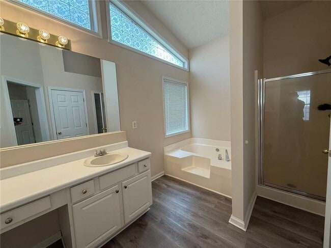 Photo - 3277 Crossfield Ln