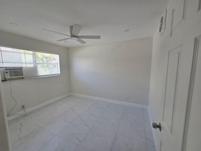 Photo - 620 S Broadway Unit 4