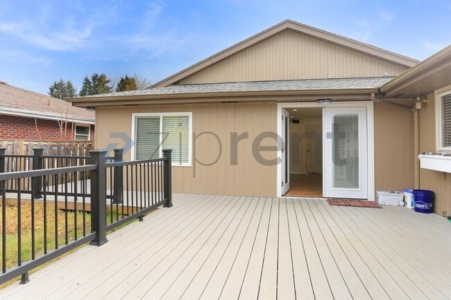 Building Photo - Unit B