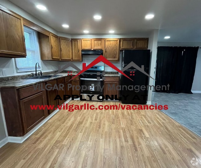 Building Photo - Step into this fully refreshed 5-bedroom, ... Rental