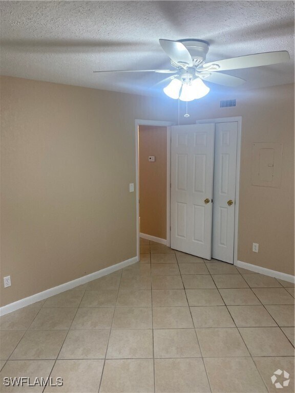 Building Photo - 4629 Bayshore Dr Unit J3 Rental