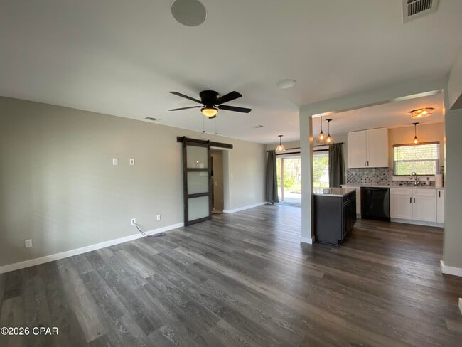 Photo - 1606 Clay Ave