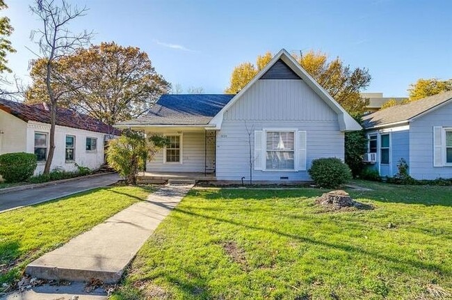 Photo - 3224 Cockrell Ave