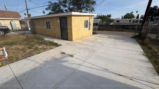 Photo - 1118 Chico St Unidad B