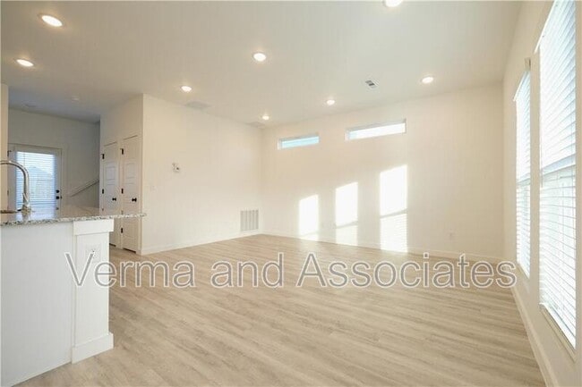 Photo - 840 Ventnor Ave