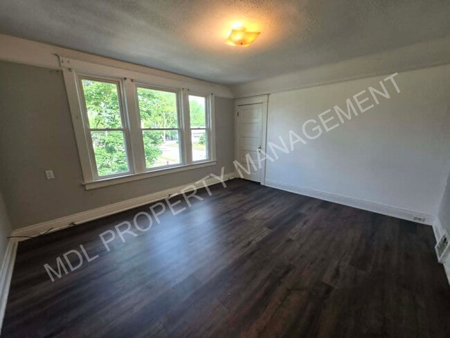 Photo - 2120 Stark St Unit 2