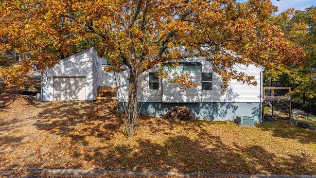 Photo - 102 Windwood Ln