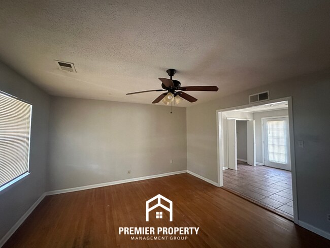 Photo - Move-In Ready 4 Bedroom Rental in 38134 â?? Hardwood Floors & Open Kitchen