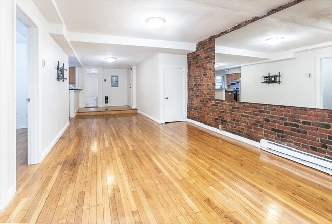 Photo - 16 Cumberland St Unit B