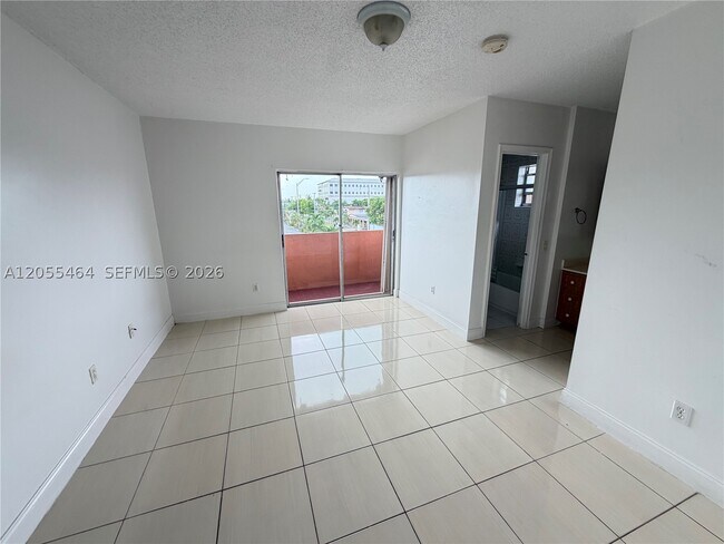 460 E 23rd St Unit 213