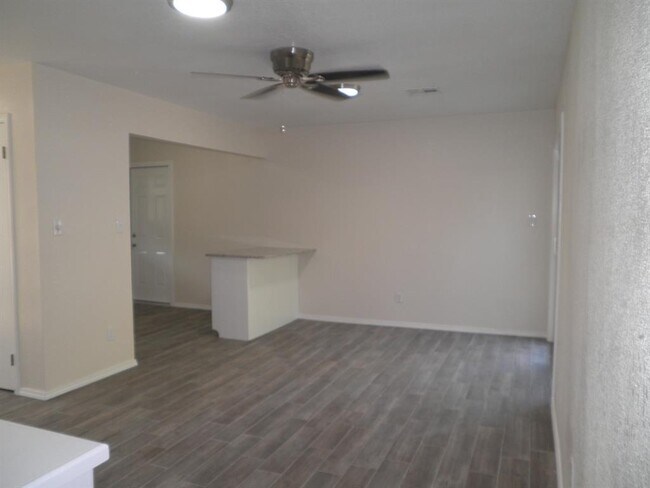 Photo - 1417 Oakcrest Ave