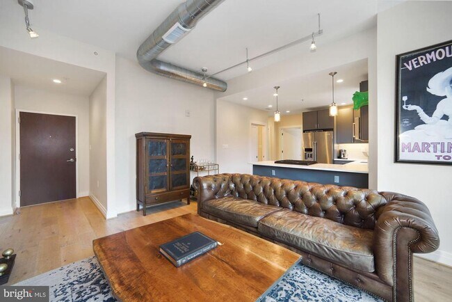 Photo - 301 H St NE Unidad 305