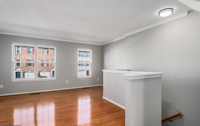 Photo - 45461 Bluemont Junction Sq