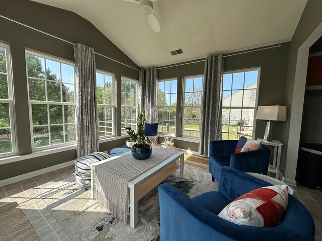 Photo - Room in House on Sunburst Ln