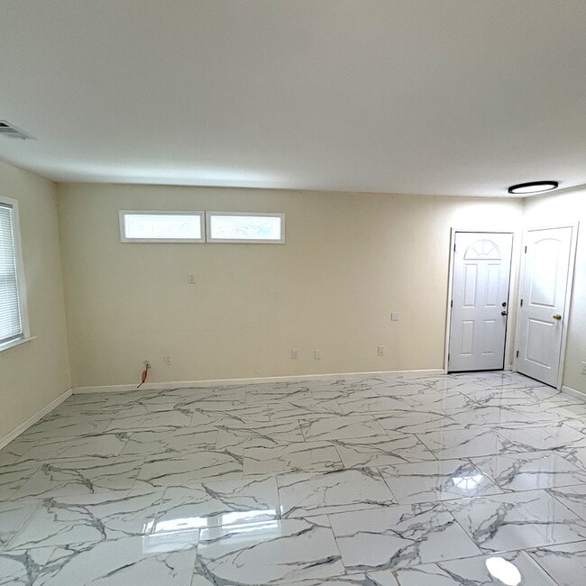 825 Forest Lake Dr S Unit 1109 Lake Valley Apt