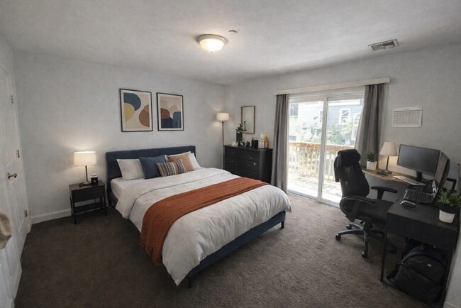 Photo - 111 W 8th St Unit Q