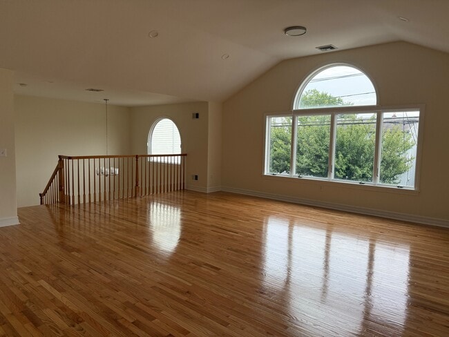 147 Westminster Pl Unit 2