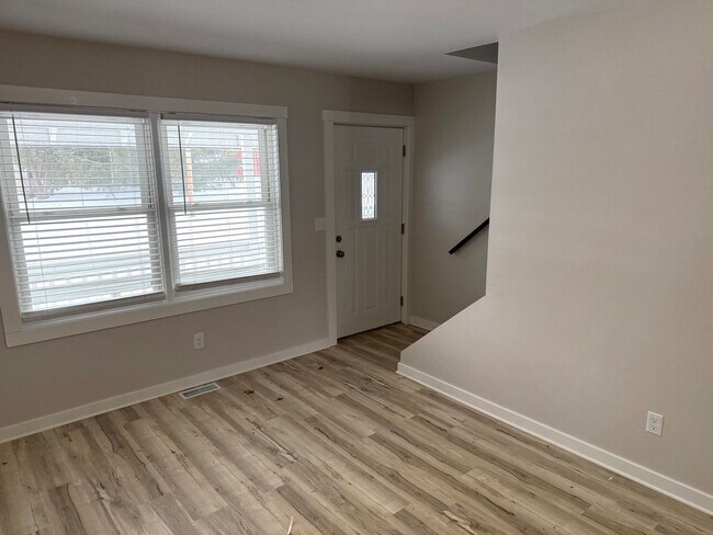 Photo - Elizabeth - 321/323 Unit 321