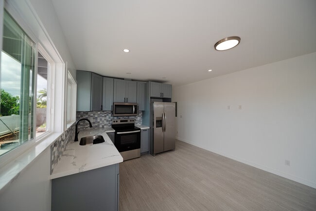 Building Photo - 94-1061 Lumi St