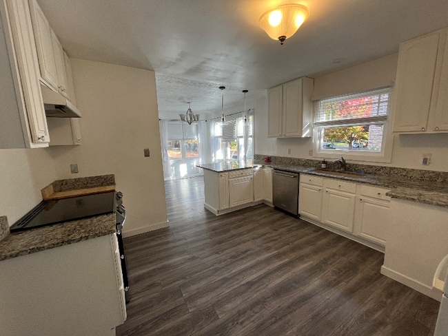 Photo - 2403 S St Paul St