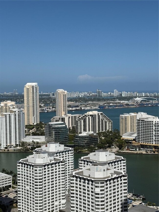 Photo - 1060 Brickell Ave Unidad 4005