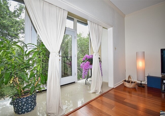 Photo - 2425 Underwood St Unit 346