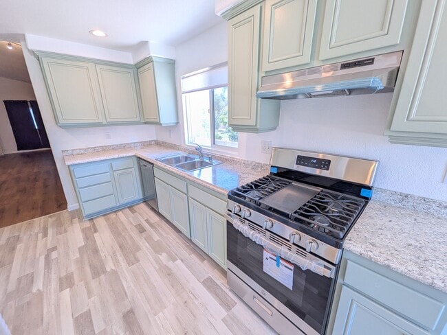 585 Hildale Cir