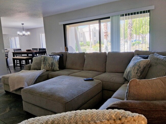 Building Photo - 35200 Cathedral Canyon Dr Unit X189