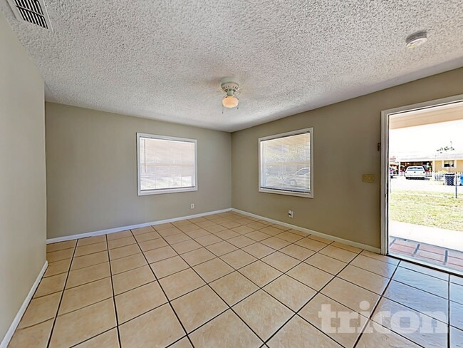 Photo - 6001 Crestridge Rd