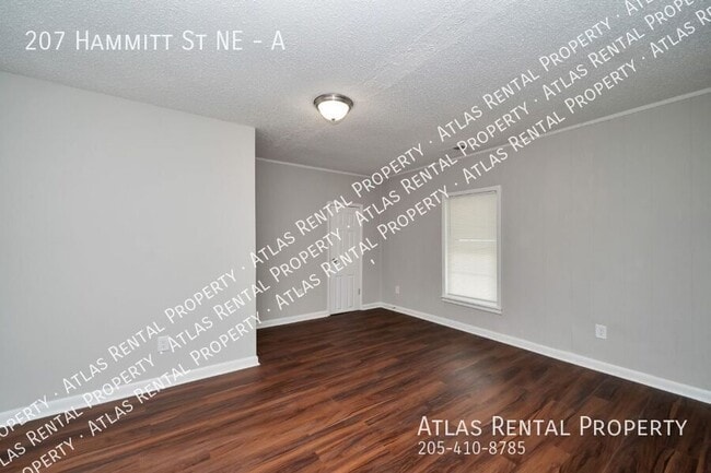 Photo - 207 Hammitt St NE