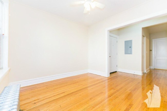 Photo - 1603 W Berteau Ave Unit 1613-3