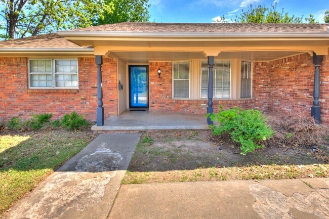 Building Photo - 4060 NW 60th St Rental