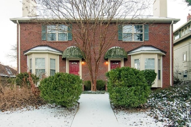 Building Photo - Beautiful 2BR/1.5BA home in a prime location within walking distance to West End and Vanderbilt U...