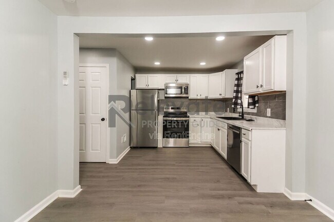 Photo - 129 S Old Church St