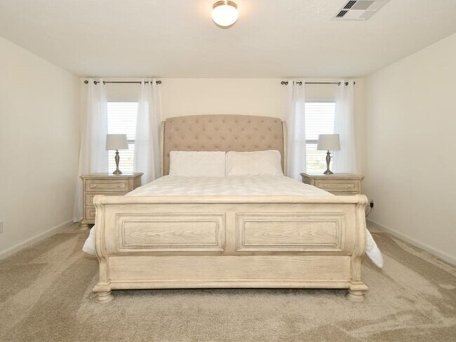 Photo - 25250 Laird Knoll St