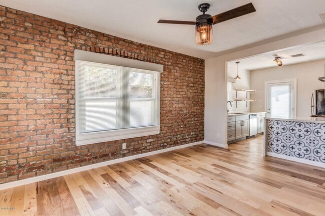 Photo - 1447 E McKinley St