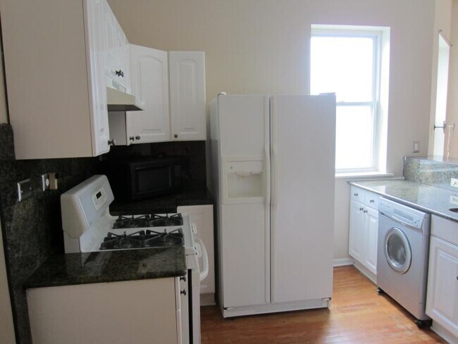 Photo - 4321 S Ellis Ave Unidad 2