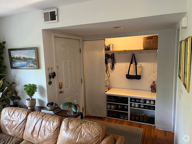 Building Photo - 1641 N Washington St Unit E Rental