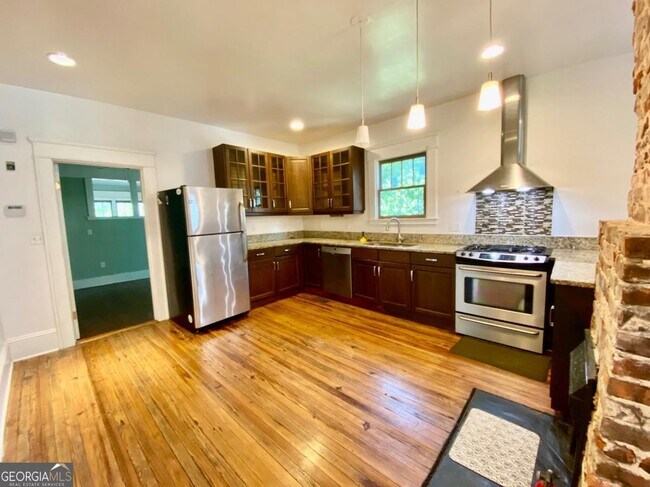 Photo - 1064 Kirkwood Ave SE