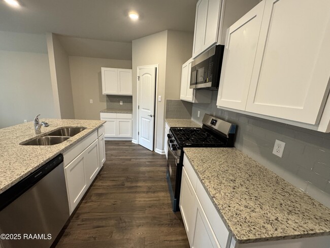 Photo - 325 White Pine Dr