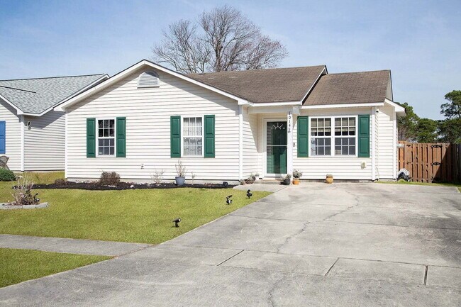 Building Photo - 3 Bedroom home in the highly amenitized Windsor Park!