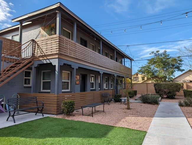Building Photo - 1-BEDROOM APARTMENT IN DOWNTOWN LAS VEGAS Unit C