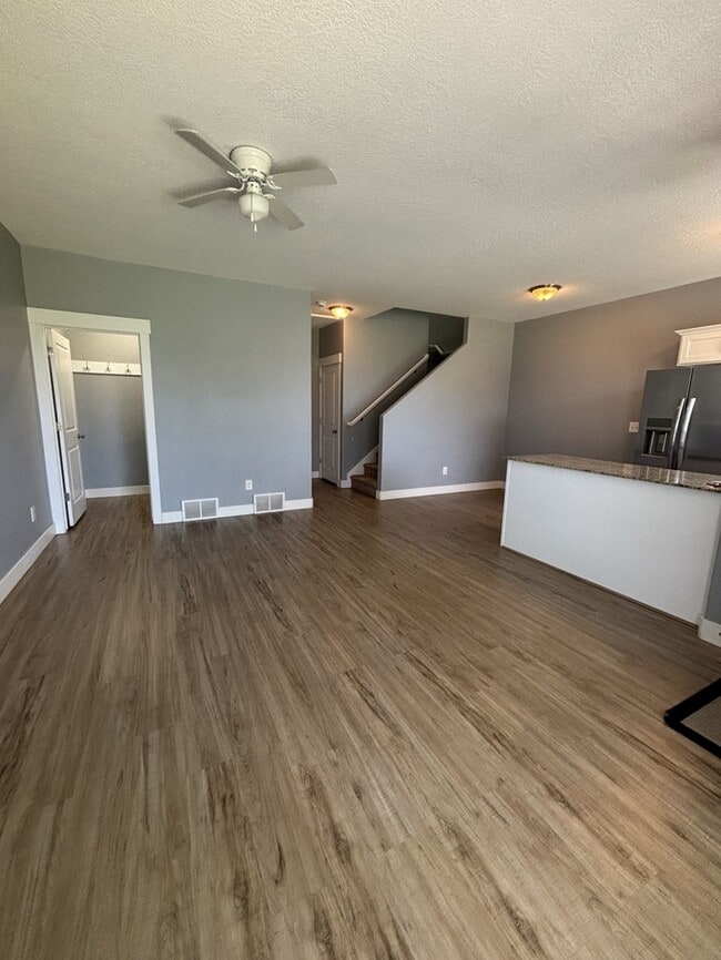 Photo - 2 bedroom/ 1.5 bathroom Townhouse in Eagle...